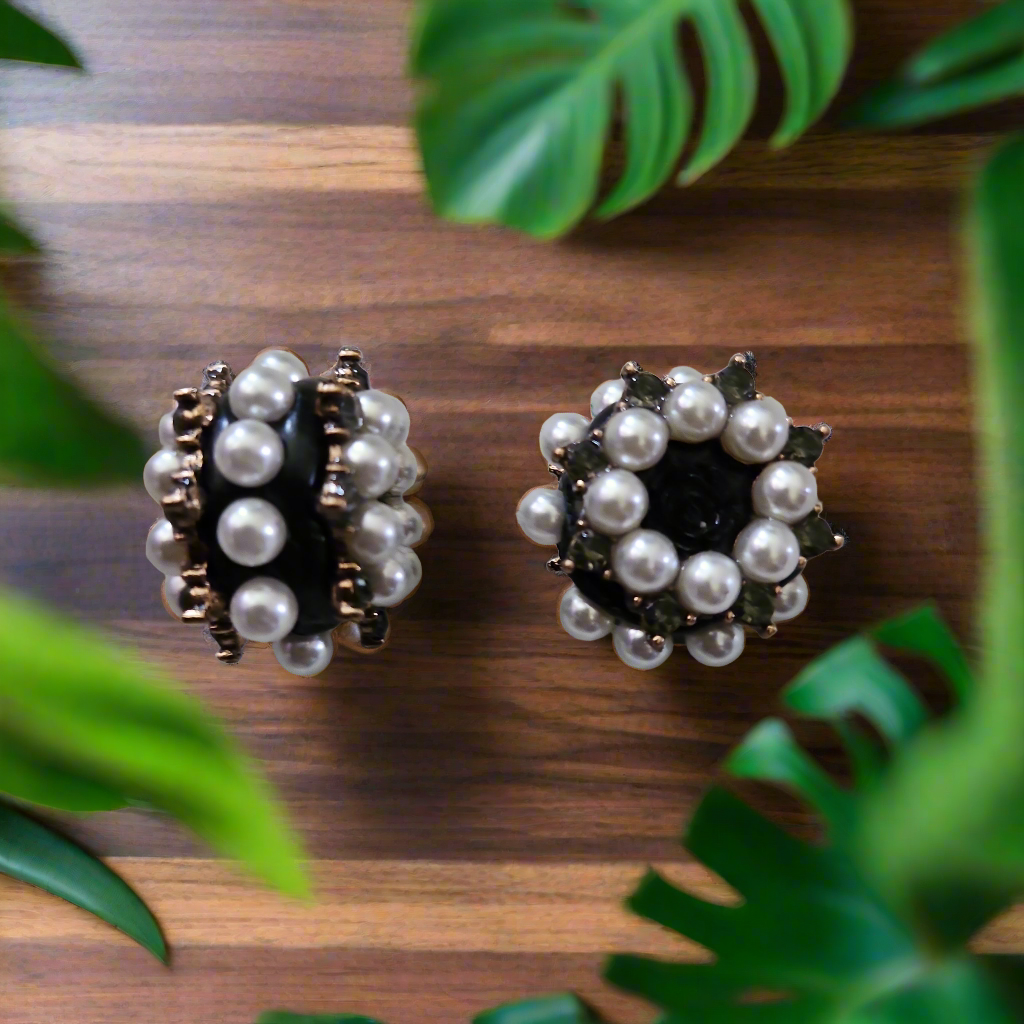 Black W/Gold Round Peal Bead